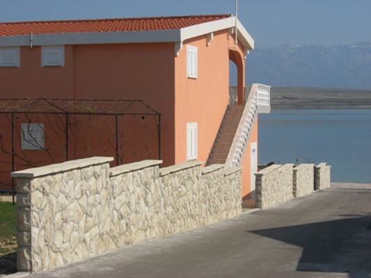 Kuća sa ulice prema moru