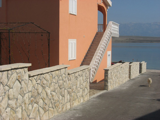 Kuća sa ulice prema moru 2